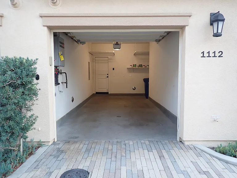 1112 El Paseo — Photo 15