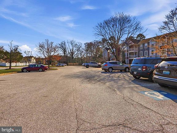 4th image of 697 Deering Rd #5A