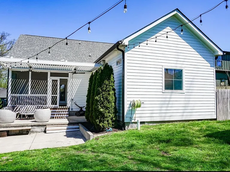 948 W Greenwood Ave — Photo 33