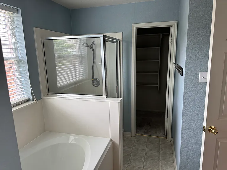 5423 Coach Stop Dr — Photo 8