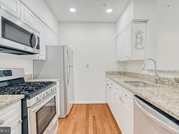 5th image of 12919 Alton Sq APT 204