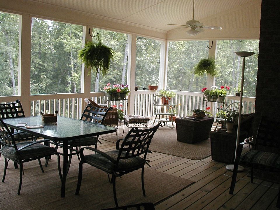 2nd image of 5400 Mattwynd Ln