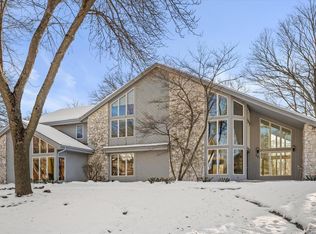 301 W Ravine Baye Rd, Bayside, WI 53217