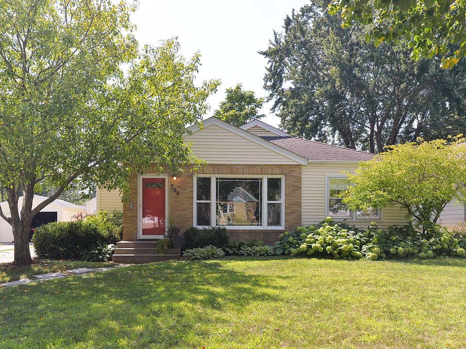 1st image of 796 Cottage Ave W