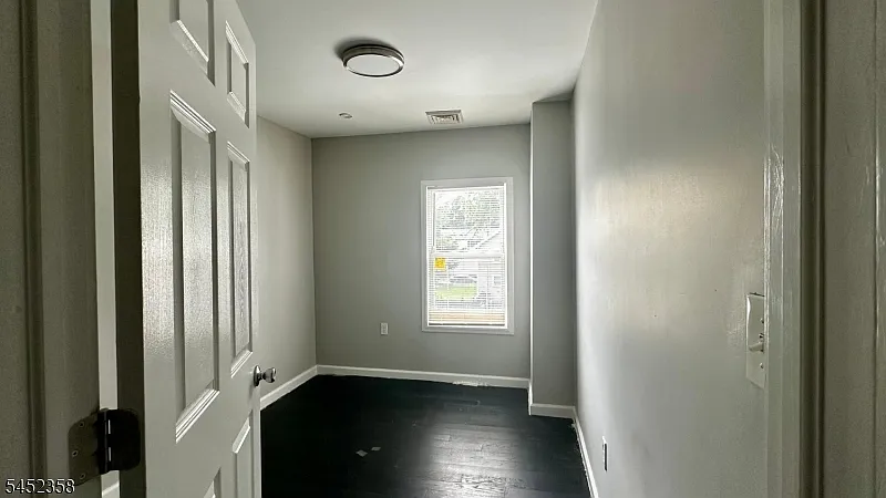 3 bed, 2.0 bath, $4,000 — Photo 4