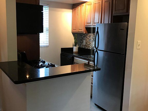 3rd image of 6946 Hawthorne St #6946