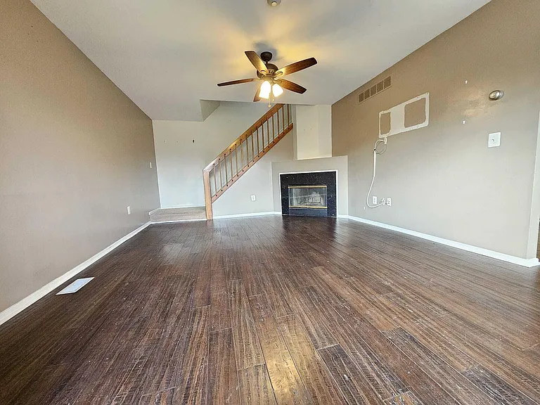 2011 Vine Way Dr #66 — Photo 3