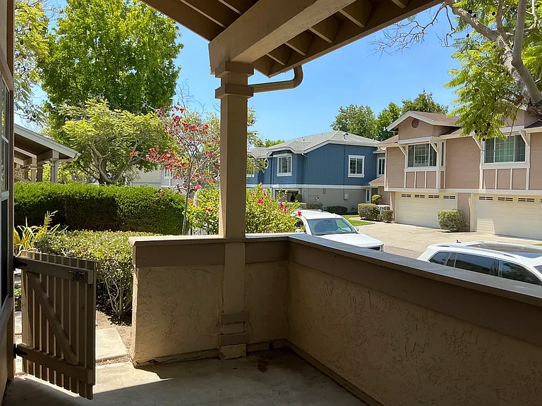 3205 E Fox Run Way — Photo 3