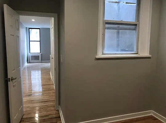 Rented by Salon Realty Corp | media 7