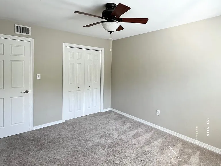 20301 Shelburne Rd #8B — Photo 19