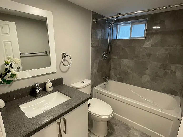 226 Lorindale Dr #LOWER — Photo 11