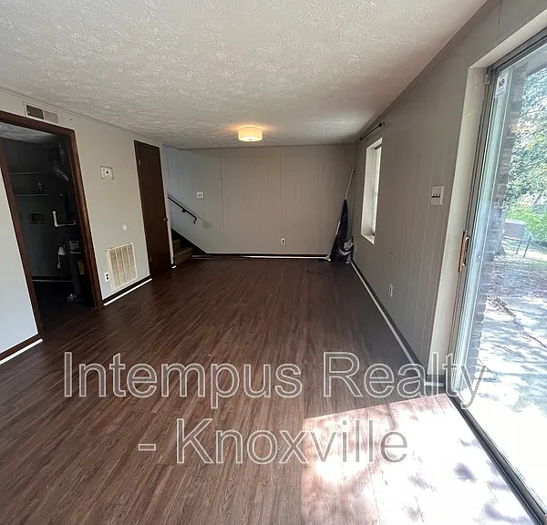 8738 Gleason Dr — Photo 7