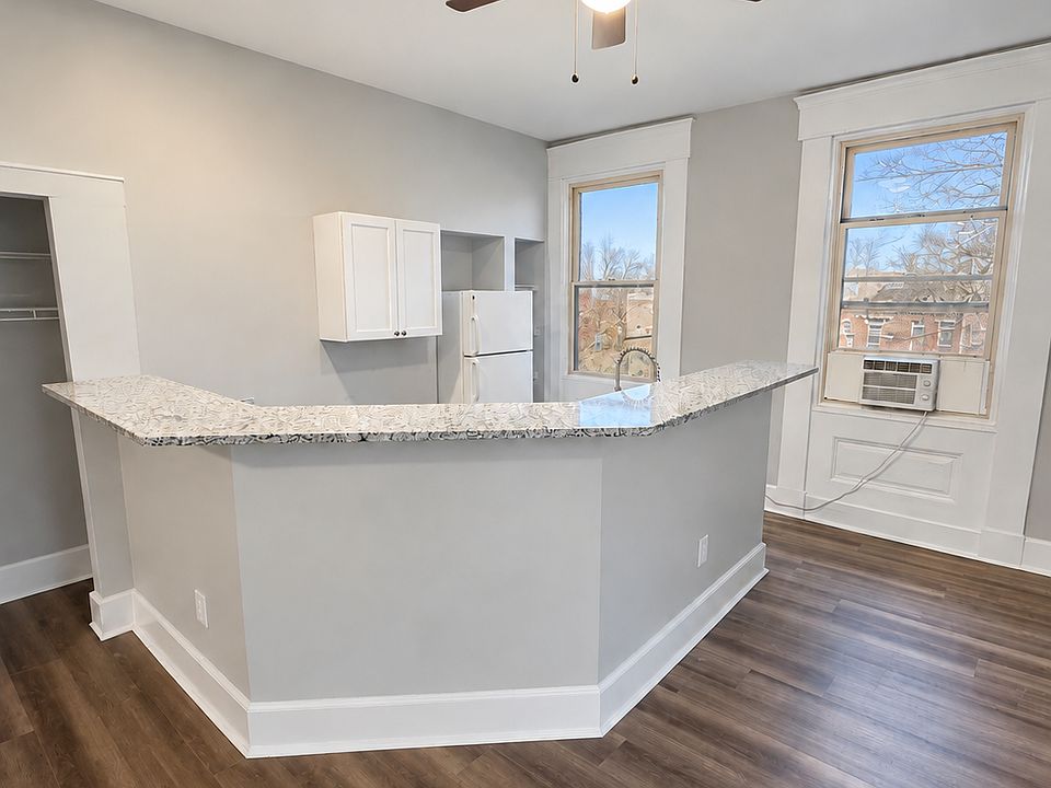 1st image of 313 W 6th St APT 4