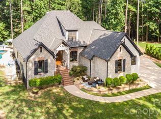 2418 Talbot Ct, Sherrills Ford, NC 28673