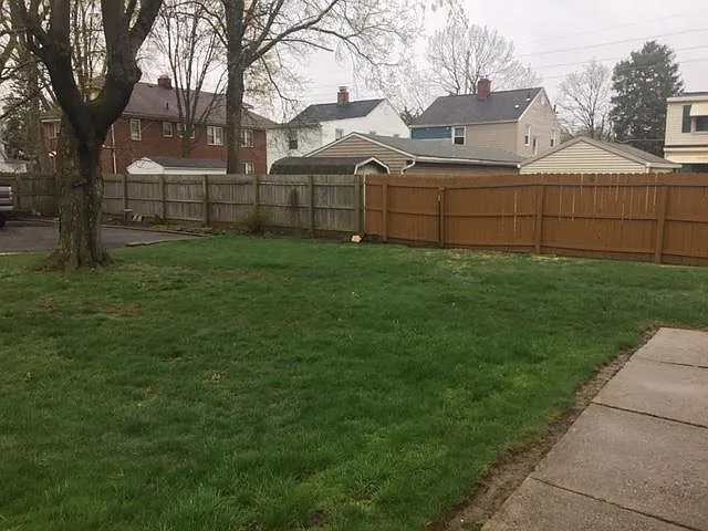 2 bed, 1100 sqft, $1,100 — Photo 3