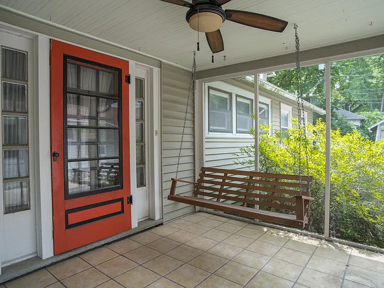 6420 Oak St — Photo 3