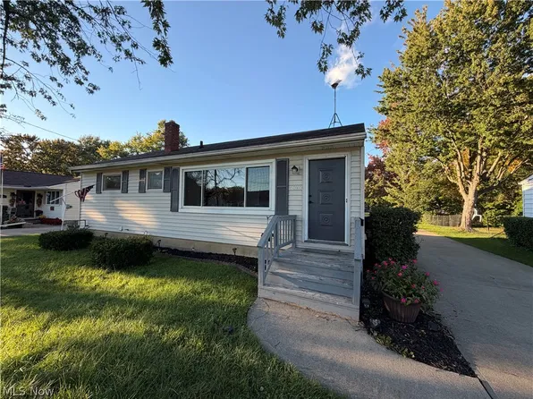 676 Lucille Dr, Elyria, OH 44035