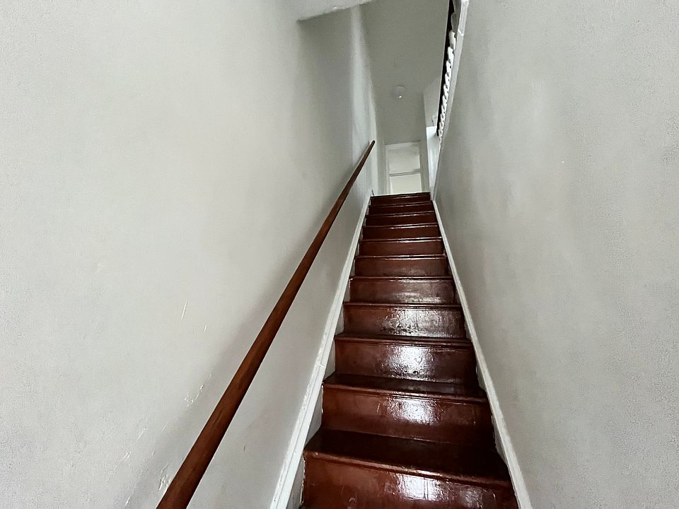 1st image of 142 W Olney Ave Floor 2