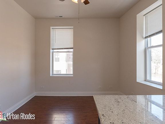 3rd image of 4756 N Clark St #Ua3