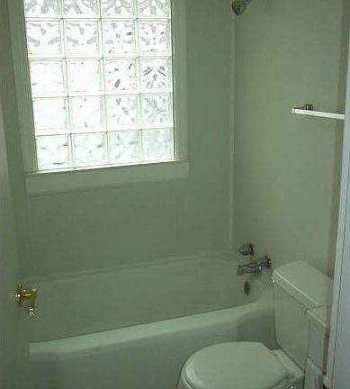 bathroom - lots of light