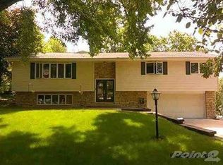 1204 Adeline St, Dubuque, IA 52003