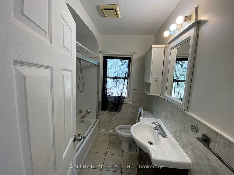 374 Edmonton St #MAIN — Photo 24