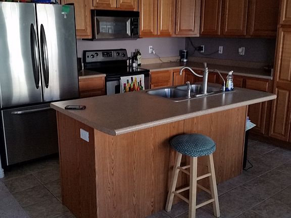 3rd image of 1484 N August St
