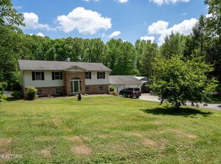 663 W Hills Dr, Harriman, TN 37748