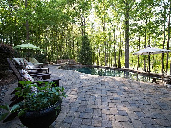 3rd image of 516 Stonewater Bay Ln