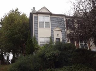 12160 Wedgeway Ct, Fairfax, VA 22033