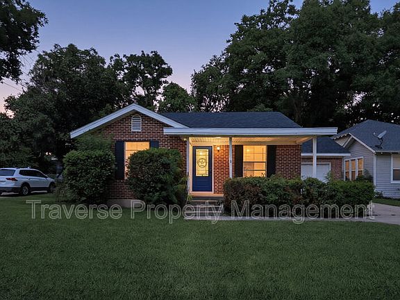 2nd image of 304 S Waco St