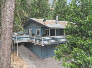 22795 Waters Dr, Crestline, CA 92325