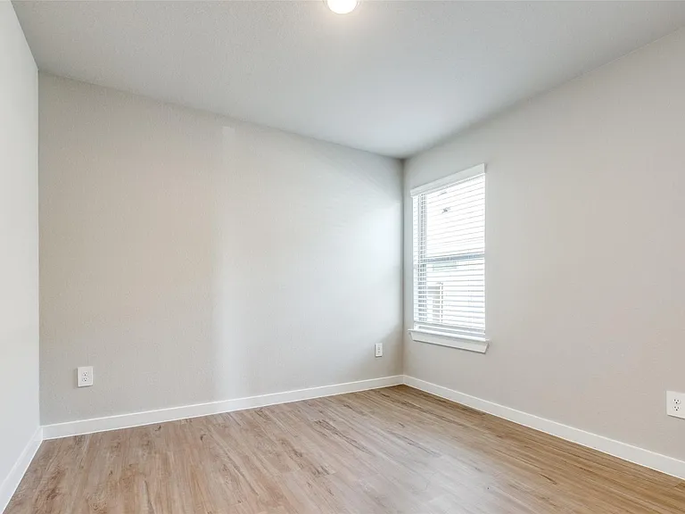 949 Gentle Moss Dr — Photo 14