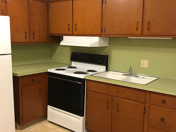 5th image of 124 Manor Ave