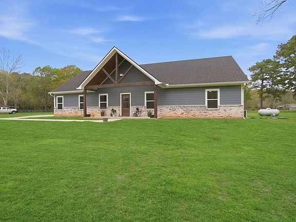 2nd image of 386 Pearl Thomas Rd