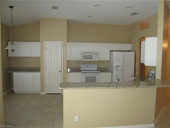 5th image of 15040 Savannah Dr