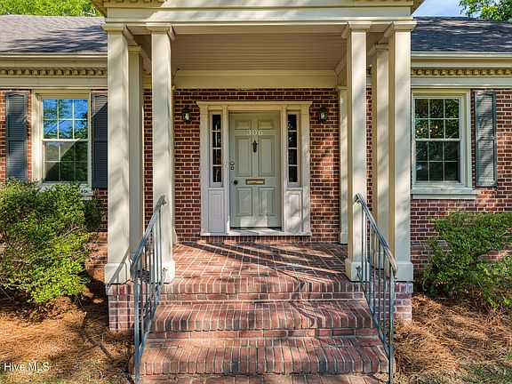 4th image of 306 S Howard Circle