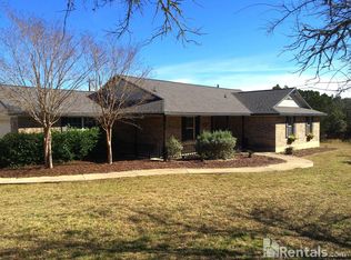 156 Red Bud Cir, Bandera, TX 78003