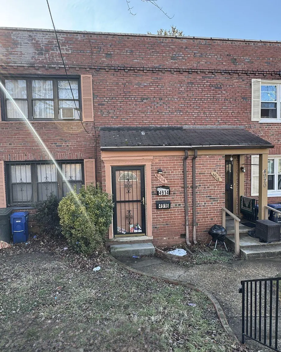 4914 Just St NE photo 1