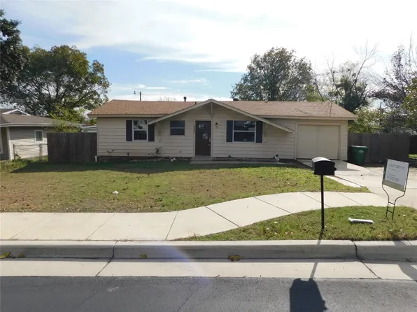 5648 Bonnie Dr, Watauga, TX 76148