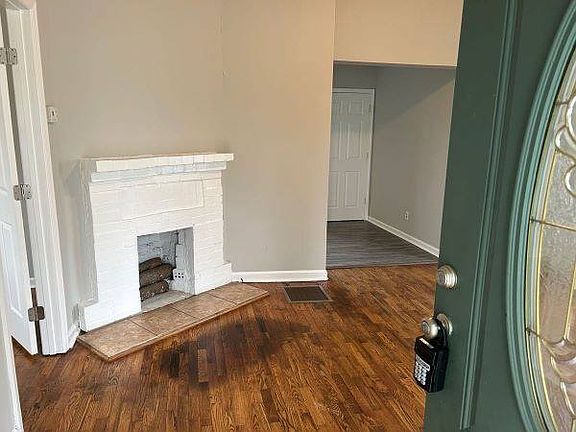 2nd image of 315 E Churchwell Ave