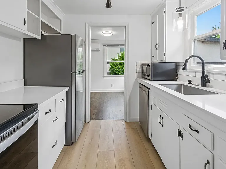 11019 35th Ave NE #2 — Photo 8