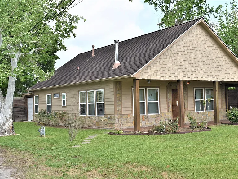 412 Pecan St — Photo 4