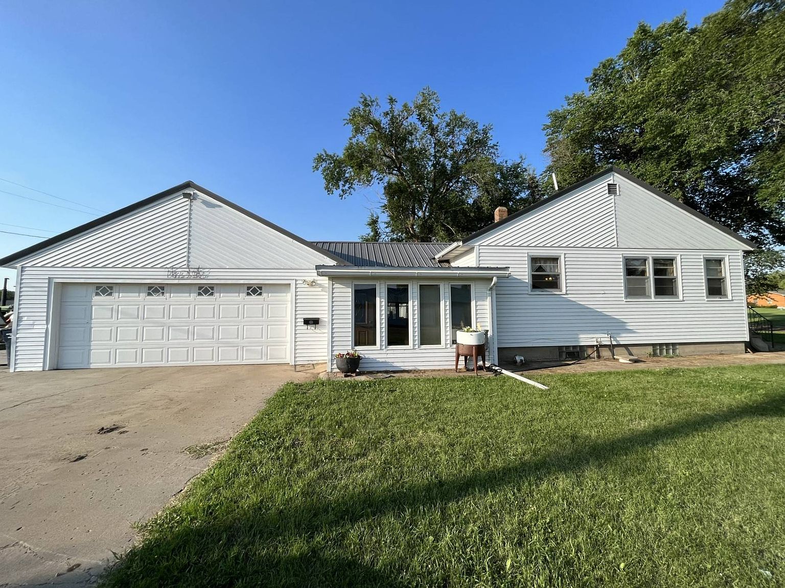 200 Maple Ave SE, Highmore, SD 57345 MLS 11187087 Zillow
