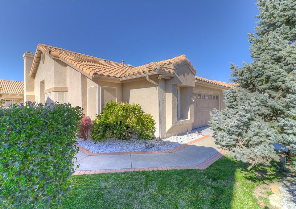1st image of 985 Southern Hills Dr