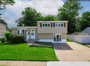 8 Jersey Ave, Old Bridge, NJ 08857