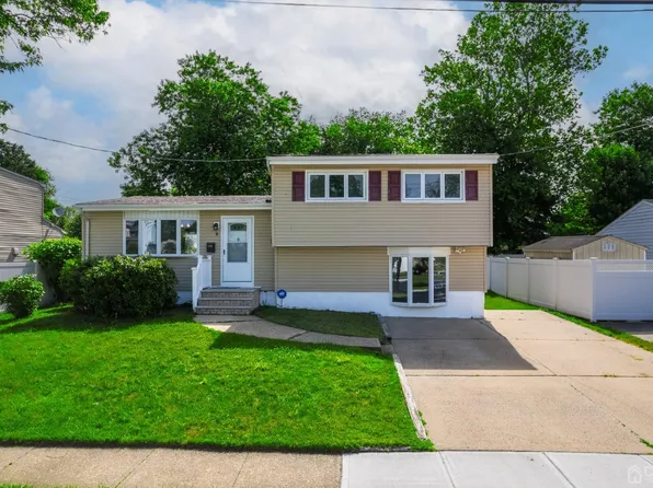 8 Jersey Ave, Old Bridge, NJ 08857