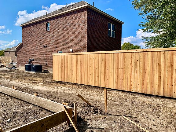 4th image of 235 Teakwood Dr