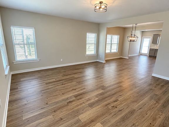 2nd image of 2120 Sullivan Dr