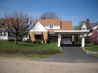 12 Bender St NE, Navarre, OH 44662